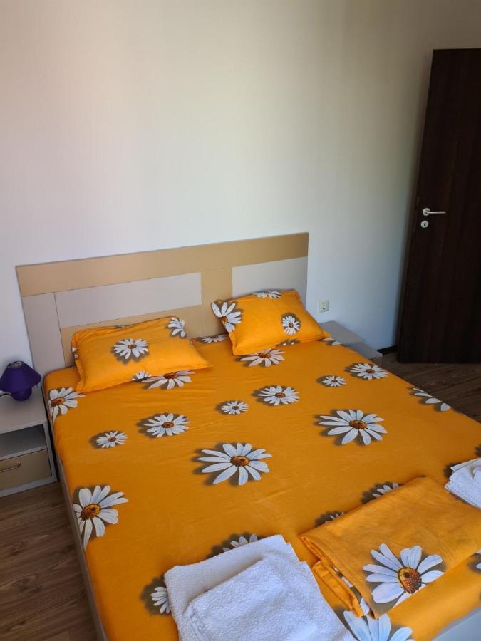 Sea Shore Apartment Sveti Vlas Luaran gambar