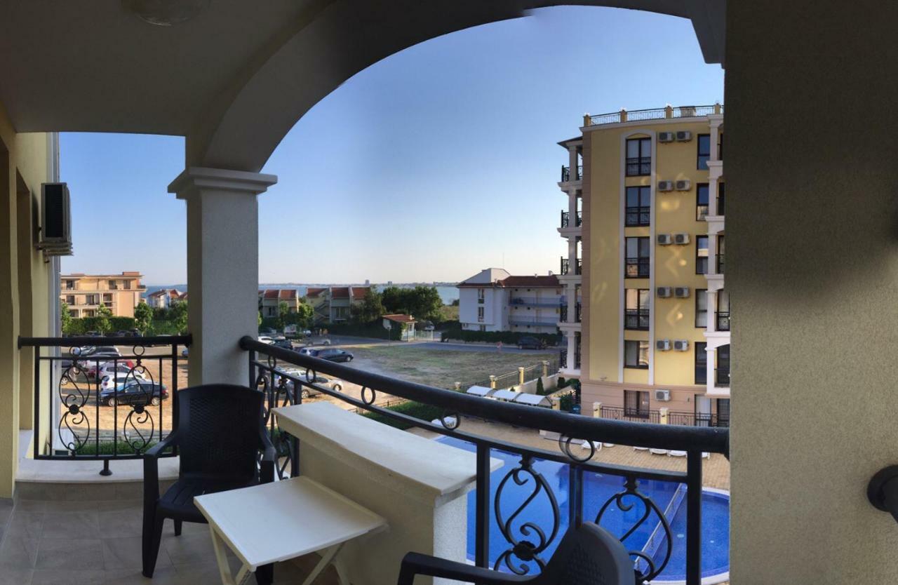 Sea Shore Apartment Sveti Vlas Luaran gambar