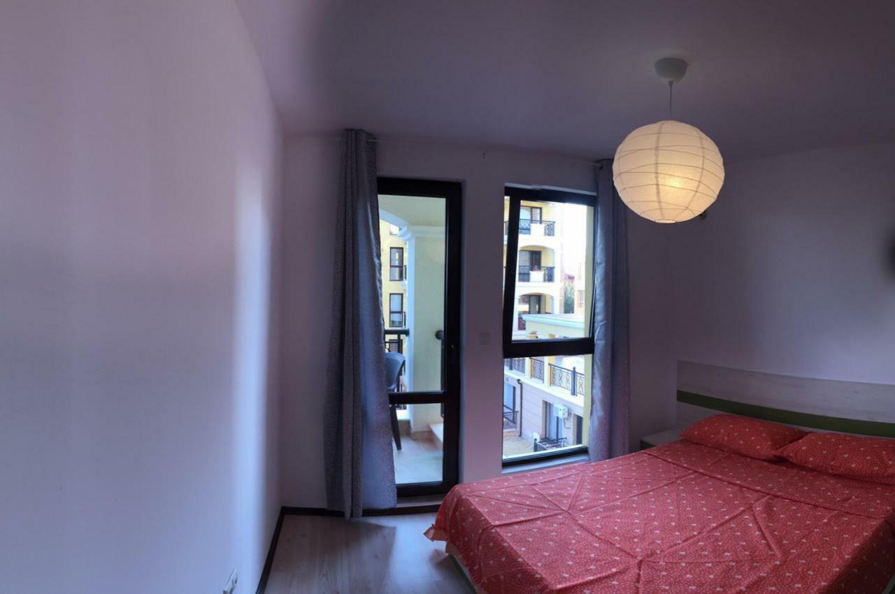 Sea Shore Apartment Sveti Vlas Luaran gambar